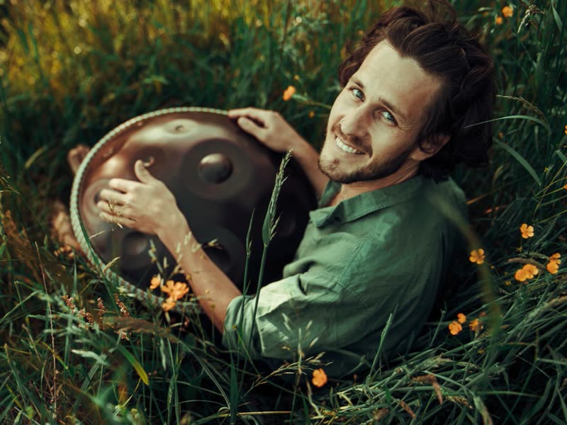 Alexander Mercks, handpan artist