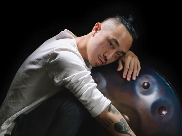 Angus Lee, handpan artist