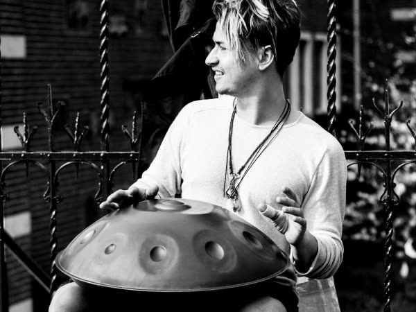 Kavafoglu, handpan artist