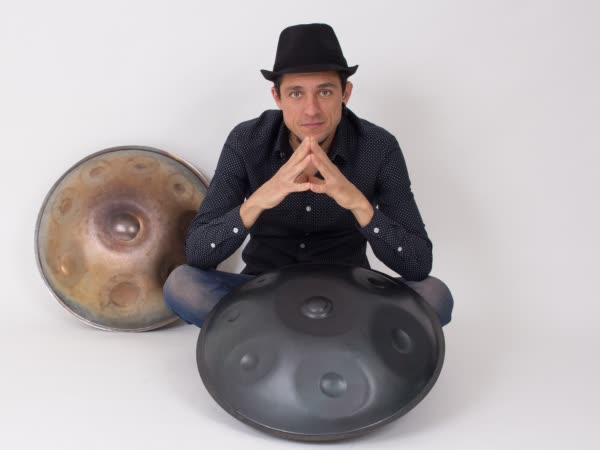 Alexandre Lora, handpan artist