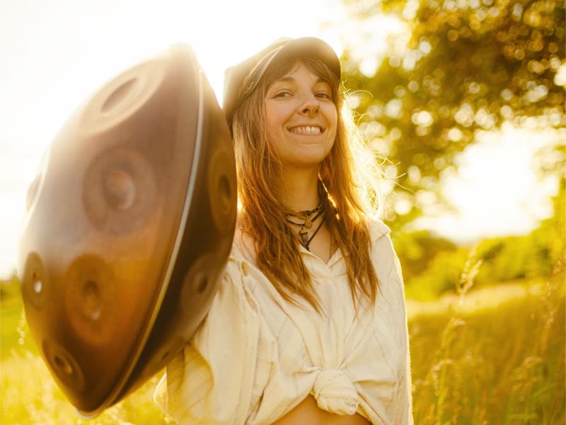 Julia Baier, handpan artist